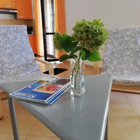 Suzy With Private Parking Apartament