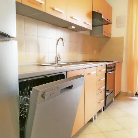 Apartment Suzy With Private Parking Fazana