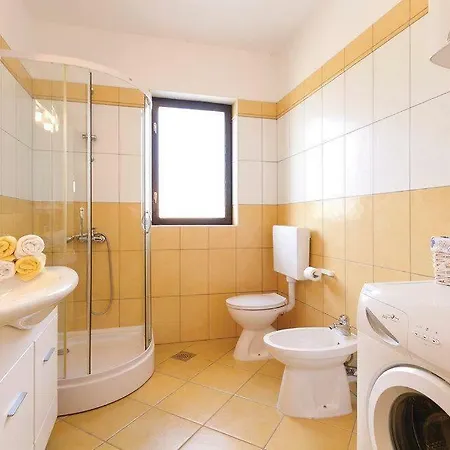 Apartament Suzy With Private Parking Fažana