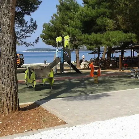 Apartament Suzy With Private Parking Fažana