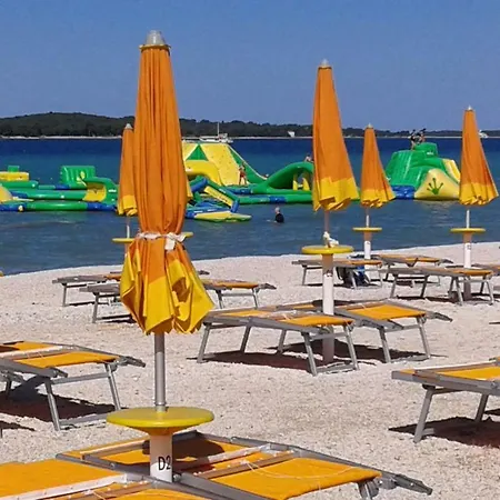 Suzy With Private Parking Apartament *