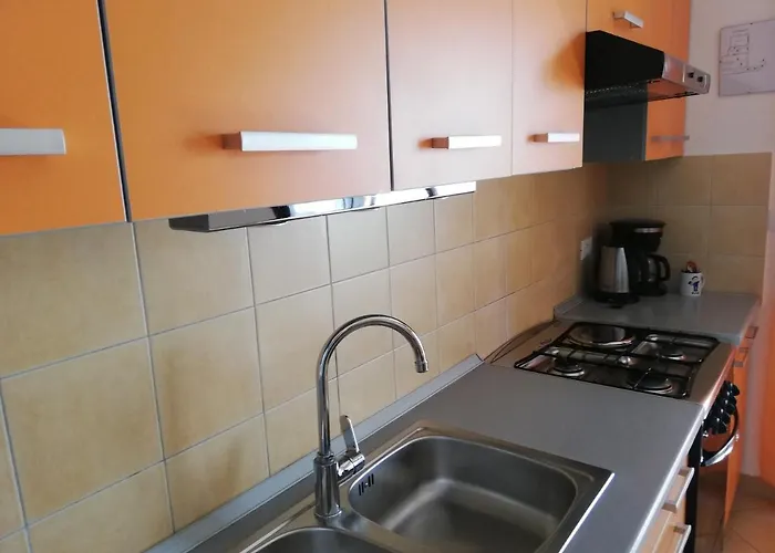 Suzy With Private Parking