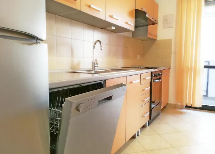 Daire Suzy With Private Parking Fažana