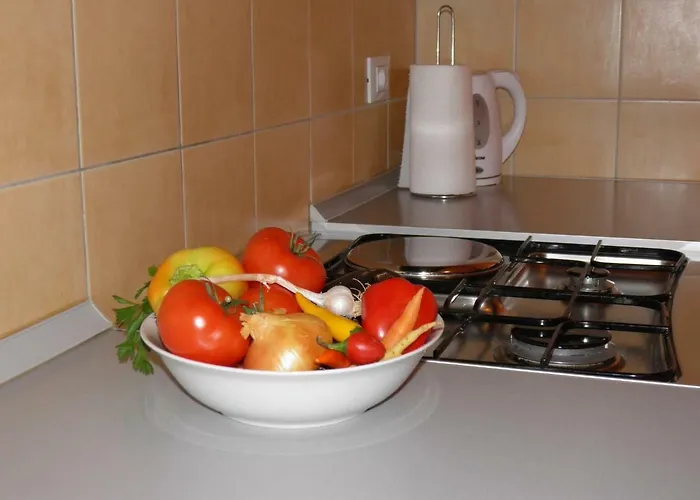 Suzy With Private Parking *