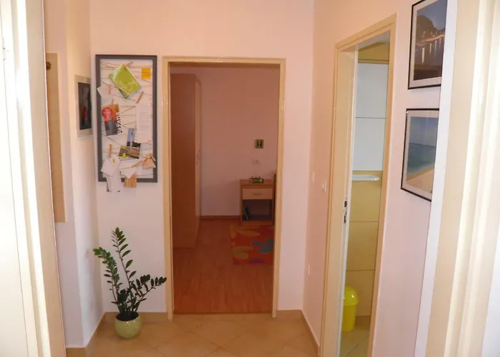 Suzy With Private Parking Fažana