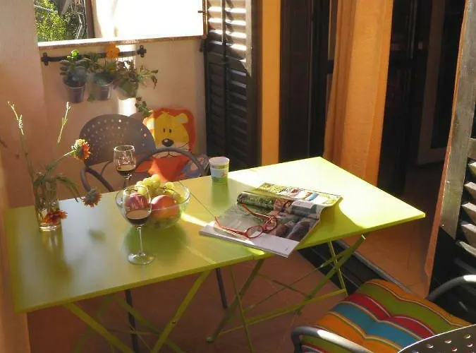 Suzy With Private Parking