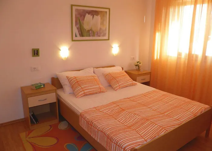 Suzy With Private Parking